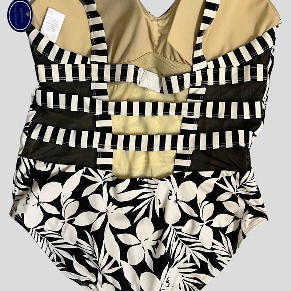 Swimsuits For All Plus Size One Piece Swimsuit With Back Detail, Size 16 - Picture 8 of 13